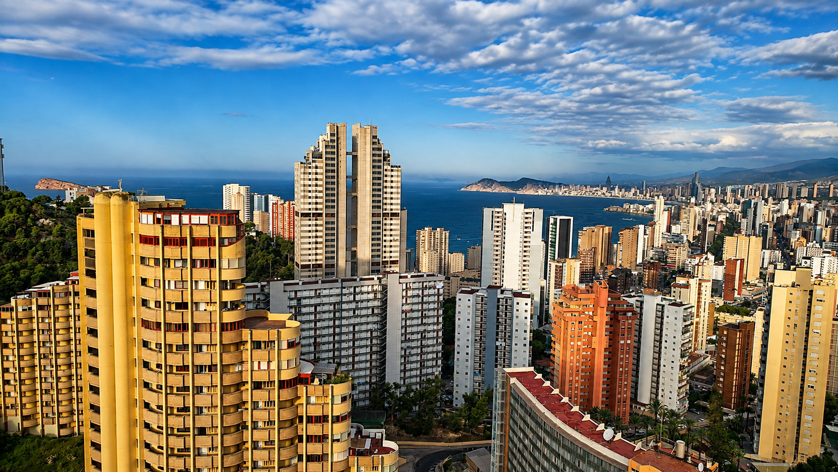 Panoráma Benidormu a mora
