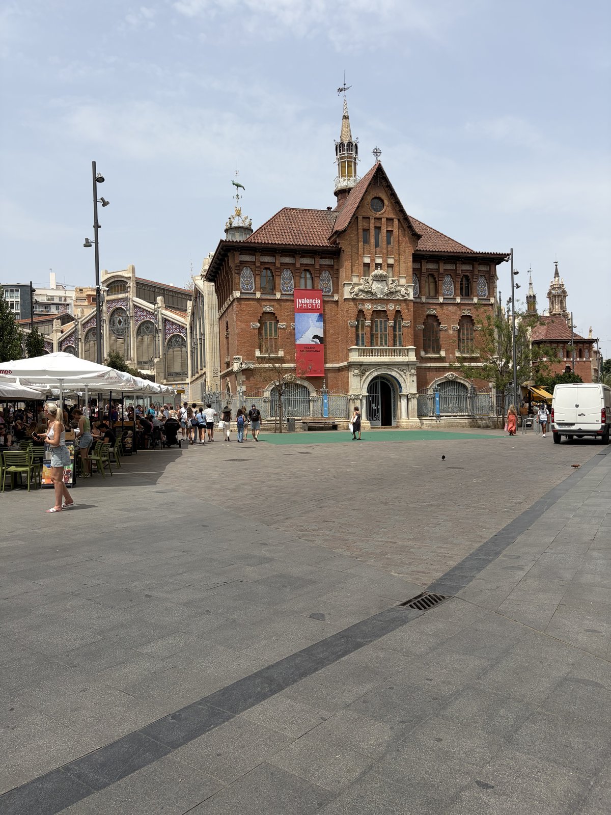 Mercado Central z námestia
